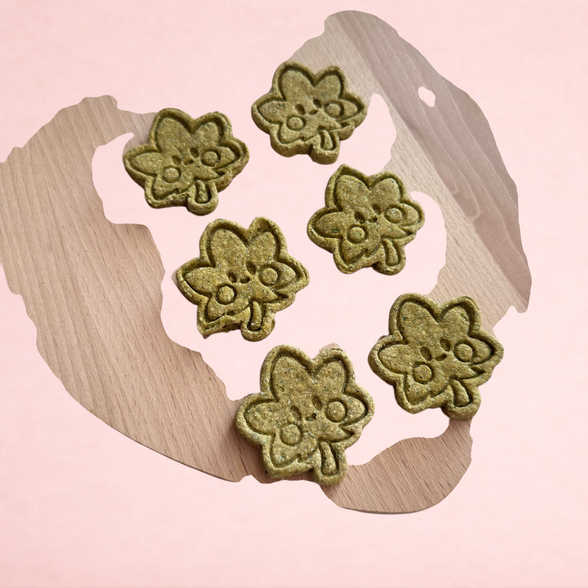 Darling Bun Shop handmade maple leaf oat treats with parsley and dill for rabbits and small animals