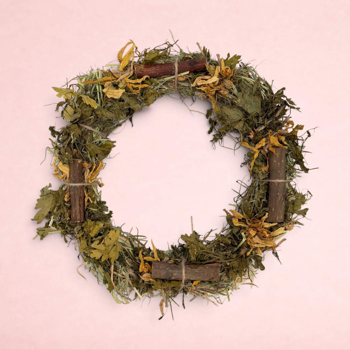 Darling Bun Shop autumn wreath made of palm leaf, timothy hay, parsley, and marigold flowers for small pets.
