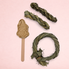 Darling Bun Shop autumn treat set with an owl-shaped apple lolly, natural timothy ring, and two timothy twists.